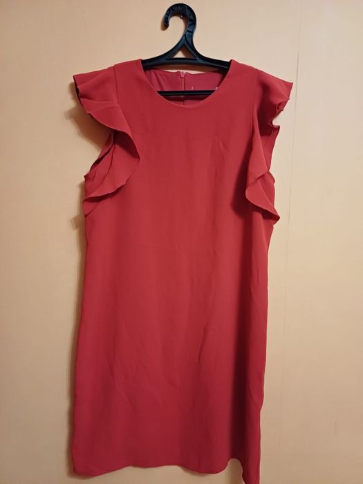 Продам платья разные