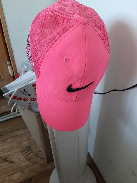 Nike шапка с козирка/фуксия/