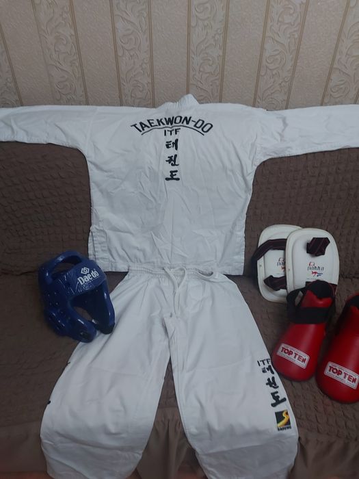 Срочно продам кимано в комплекте