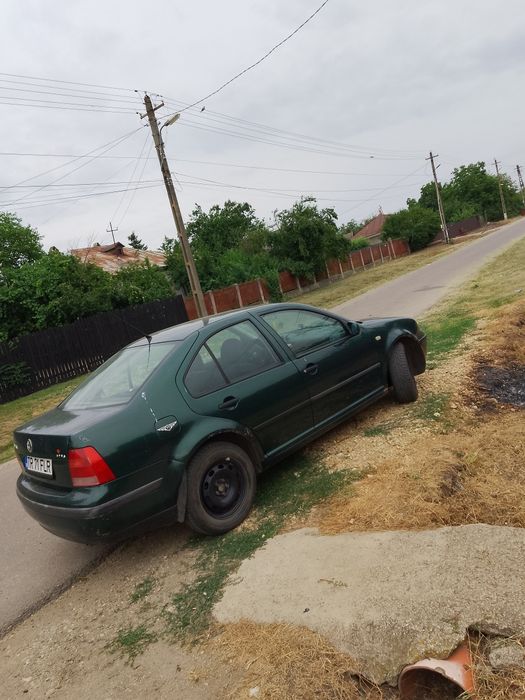 Vând bora 1.6 benzina