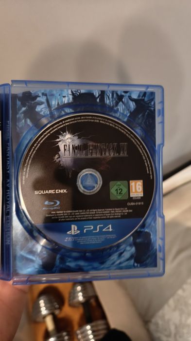 Ps4 slim 825 gb storage с 2 джойстика и 4 игри