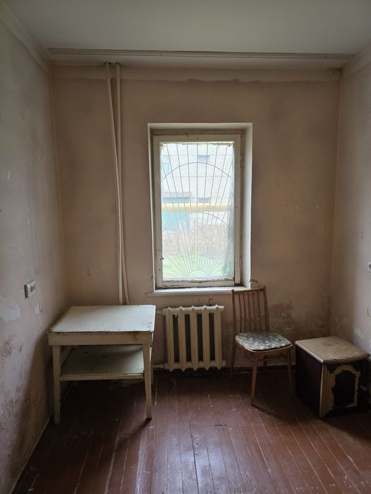 Yangiyul tumani, O'zbekiston temiryul bekati yonida, 3 xonalik uy