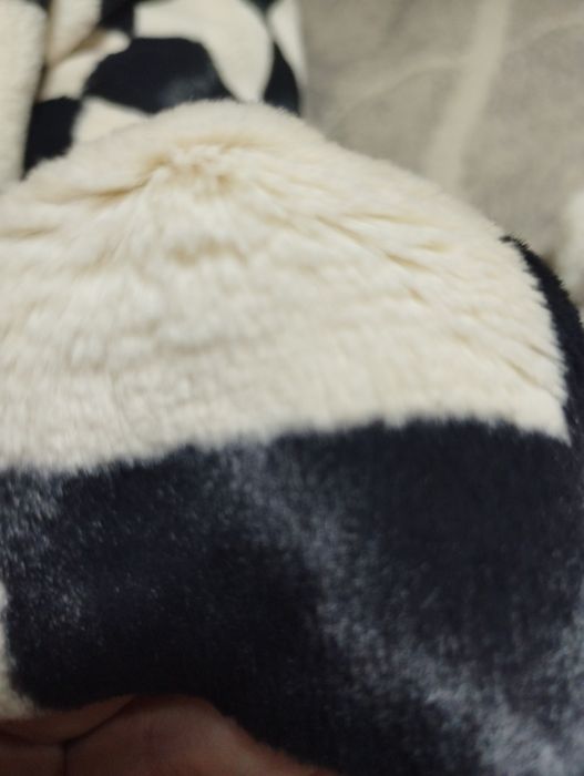 Ткань плюшевая. 1.65 на 2,5 и 155 на 170