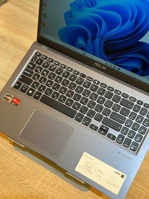 ASUS Sonicmaster AMD Ryzen 3 3 ram 8 gb ssd 256