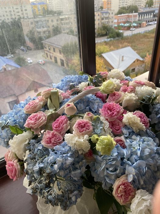 Продам букет в корзине