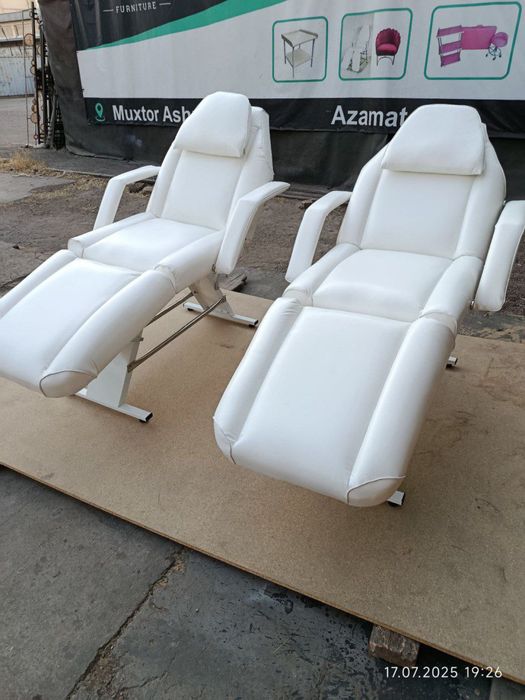 Кушетки для салона Чемодан косметологические педикюрный