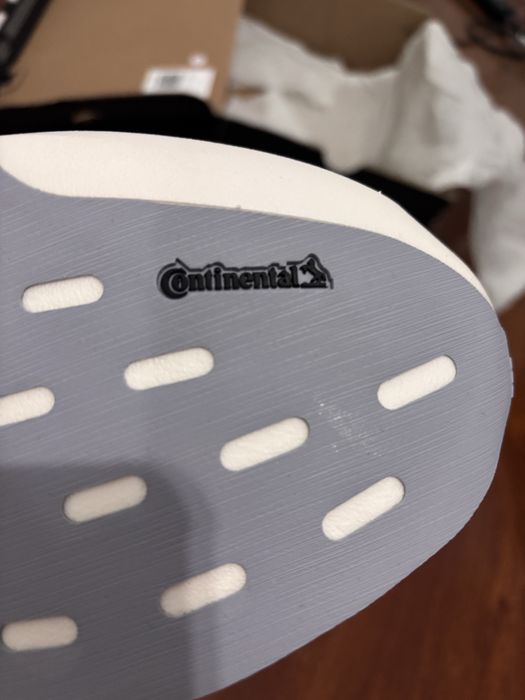 Новые кроссовки Adizero Evo SL