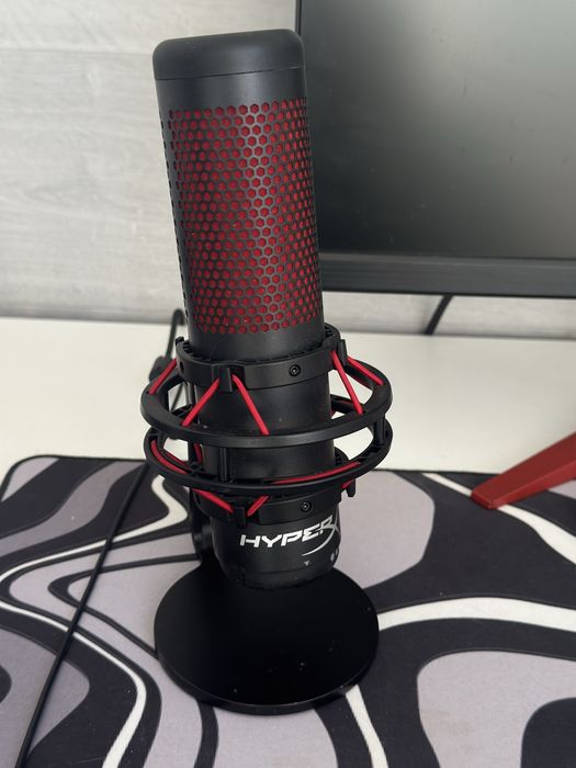 Игровой микрофон HyperX QuadCast
