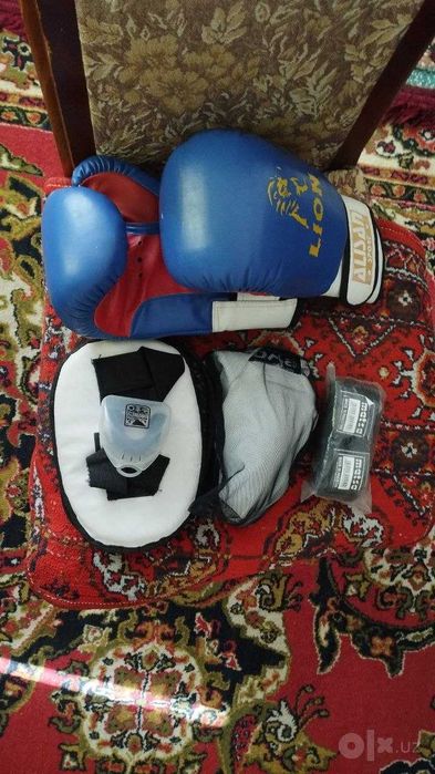 Перчатки, Защита паха, бинты и капа