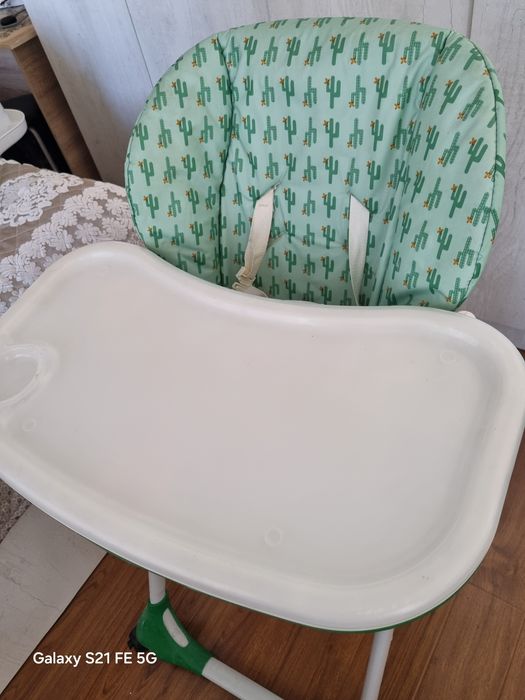 Продаётся стульчик для кормления Chicco Polly