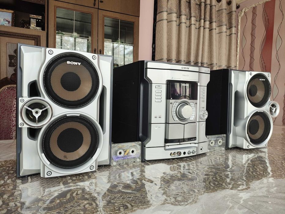 Sony musiqa markazi sotiladi bass kuchli