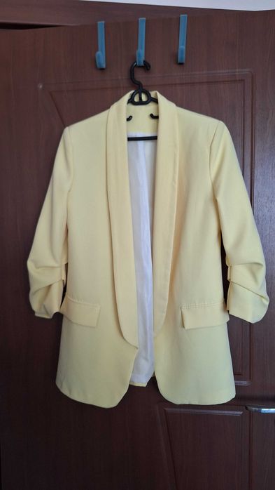 Пролетно дамско сако