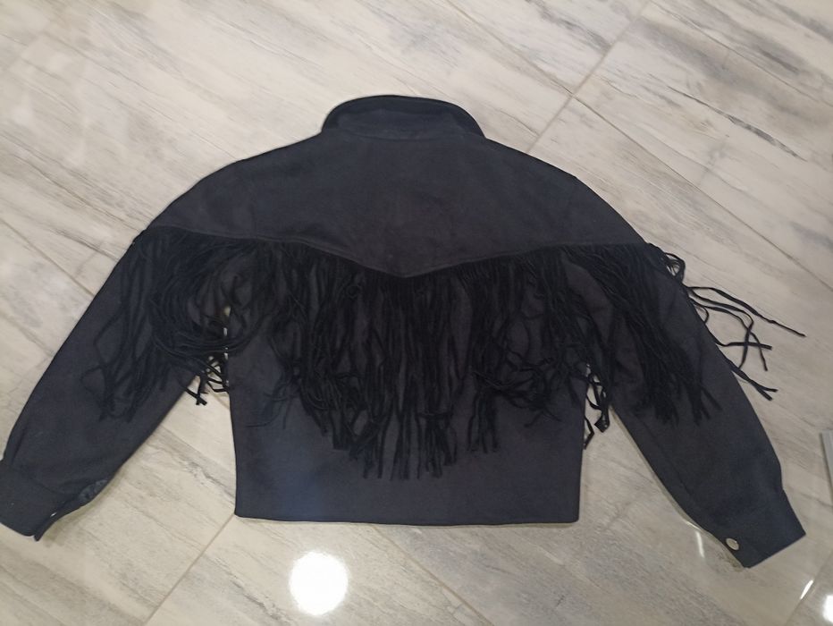 Дамско яке с ресни