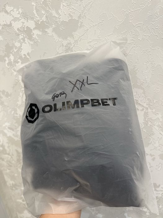 Худи с мерчем Dota