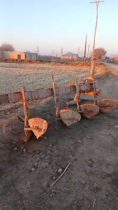 Плуг сотилади  нархини келишамиз хоразмда