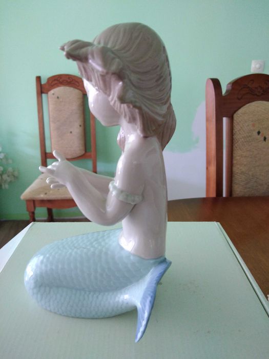 Bibelou sirenă din porțelan – nou, în cutie