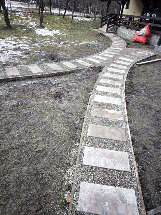 Servicii complete, de la demolare până la finisaj.