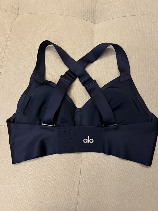 Спортен топ Alo Yoga Airlift Strength
