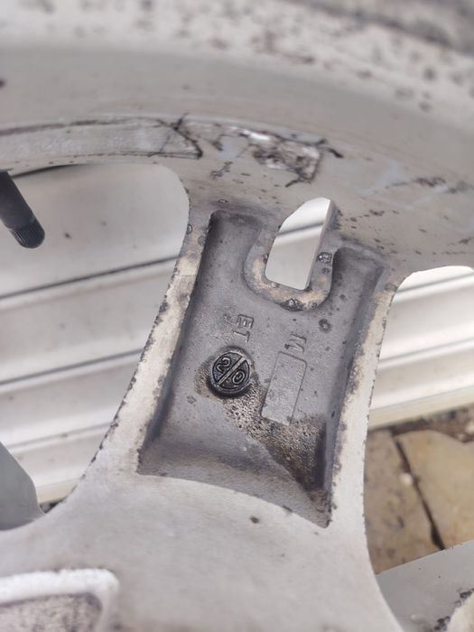 Продам комплект внедорожных шин с дисками