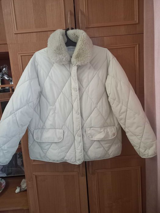 Продам женские куртки