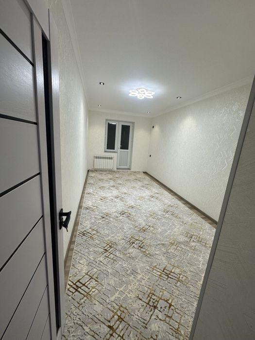 5 etajka domni 4- etajinda yangi 2 xonali kvartira sotiladi
