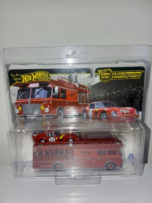Hot wheels premium team transport