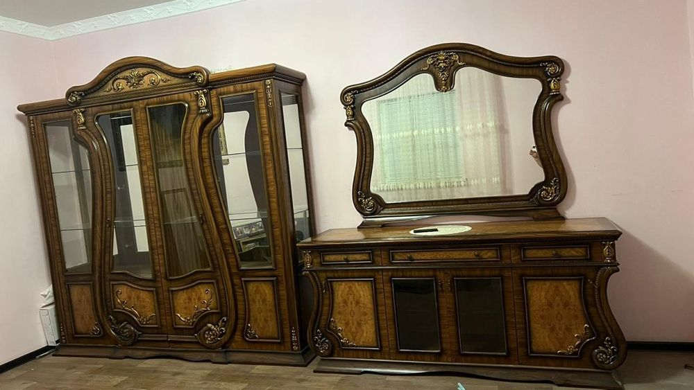 Сервант камод в отл состояние 250000т