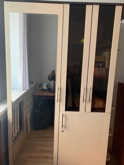 Офисеая мебель шкаф +стол