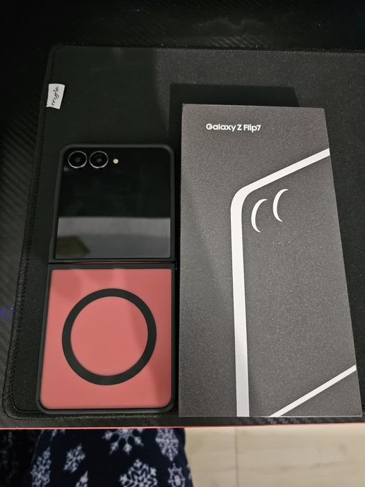 Samsung Z Flip 7 NOU
