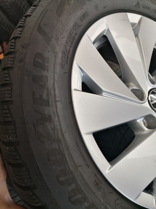 215 60 16 цола гуми като нови Goodyear dot 25