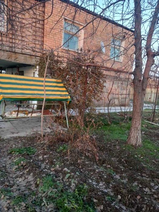 Продается земельный участок с жилым домом