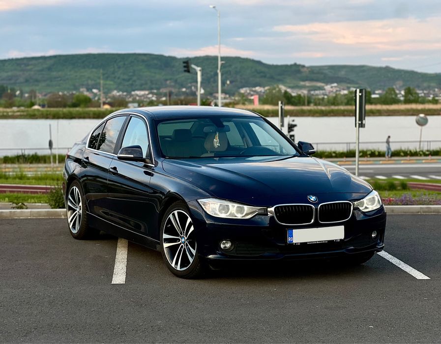 # BMW Seria 3/ F30/ 2015/ Interior alb/ Navi mare NBT/ Km Reali / Fara Daune /