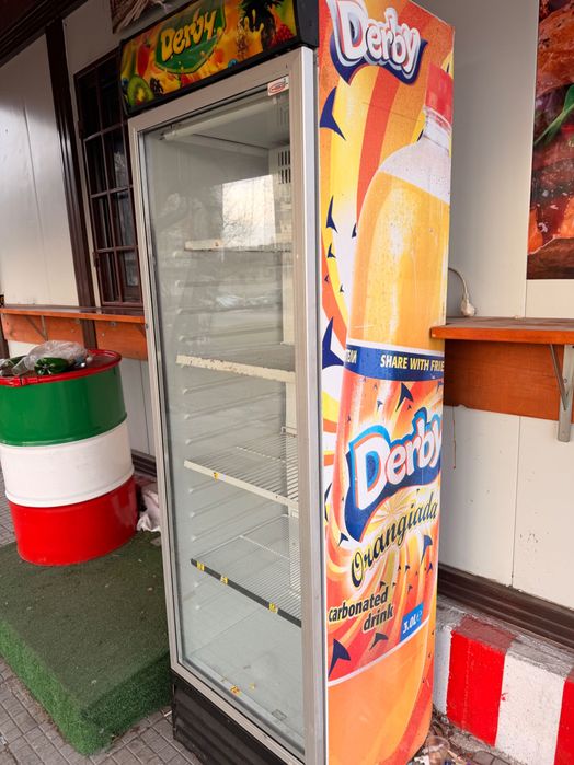 Хладилна витрина за безалкохолни