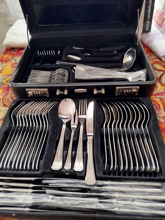 Набор столовых предметов