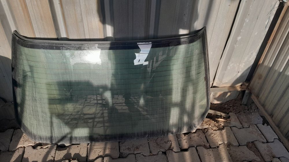 Лобовой (стекло от машины)