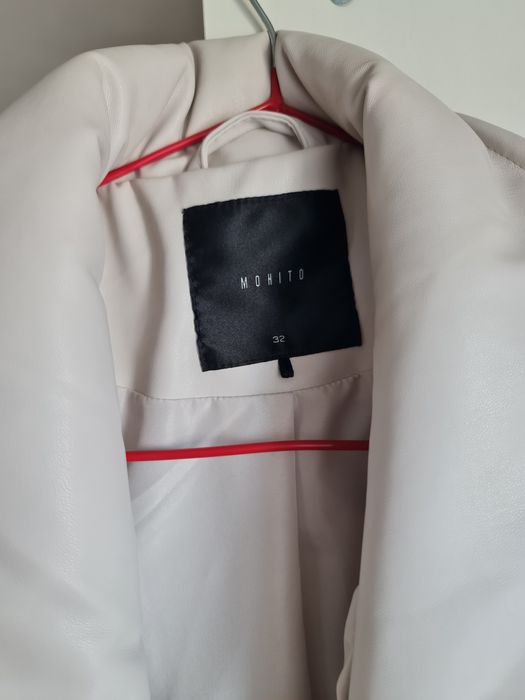 Палто Zara, кожен елек и блуза в бежово