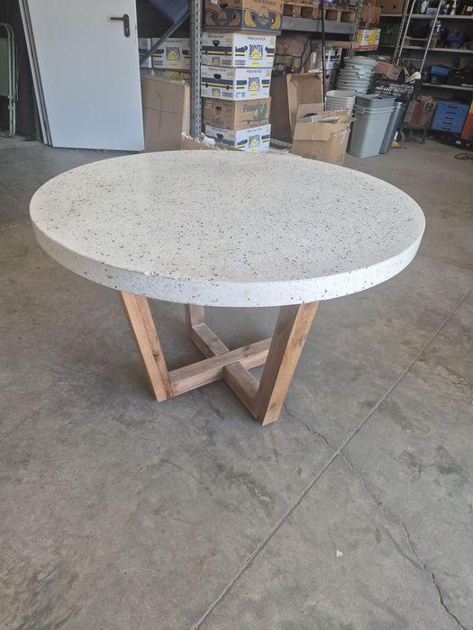 Кръгла маса Kave Home