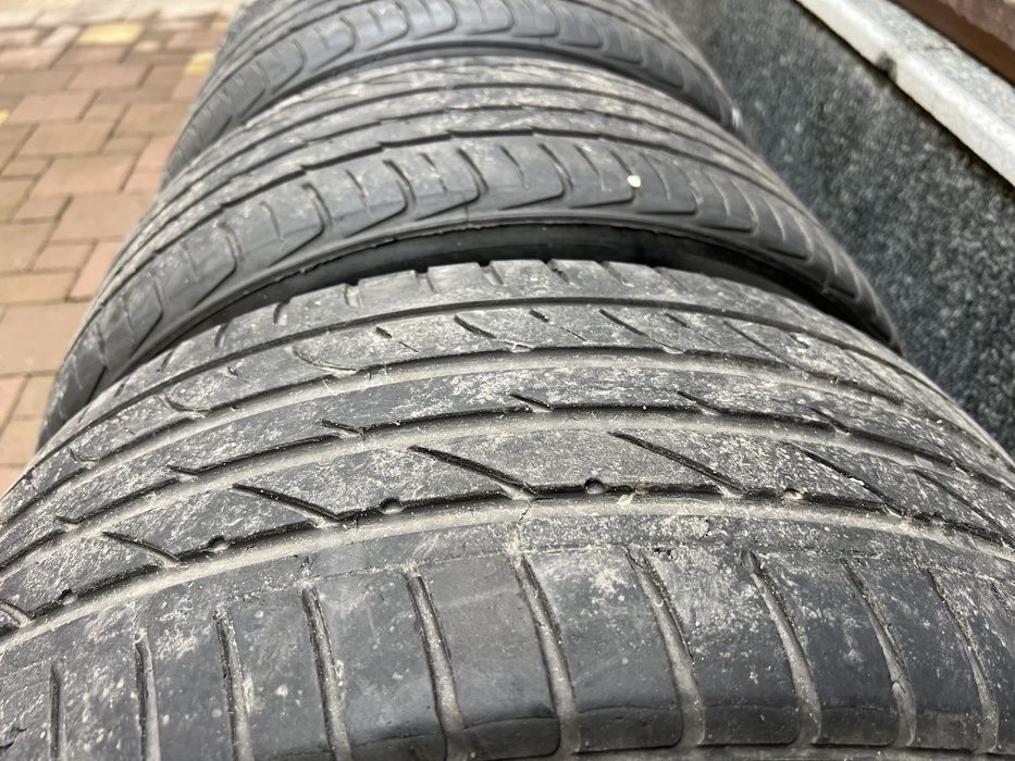 Комплект летних шин 235/50/18