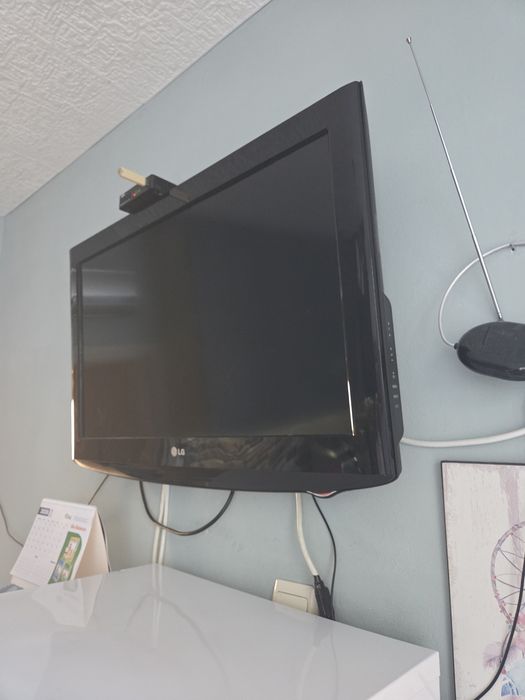 Телевизор LG 32 инча
