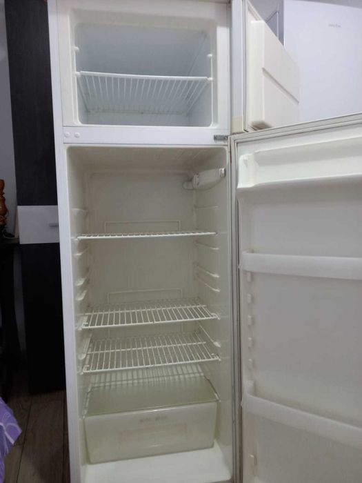 Frigider 2 usi Zanuusi ,ingheata perfect