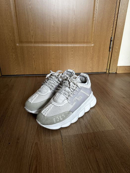 Versace chain reaction