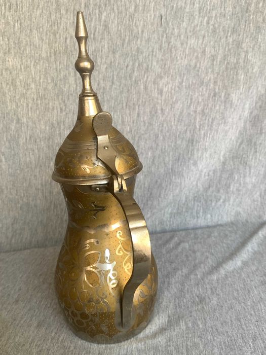 Ръчно гравиран чайник кана