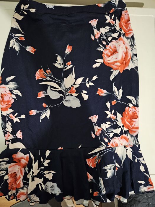 Дамска латна пола