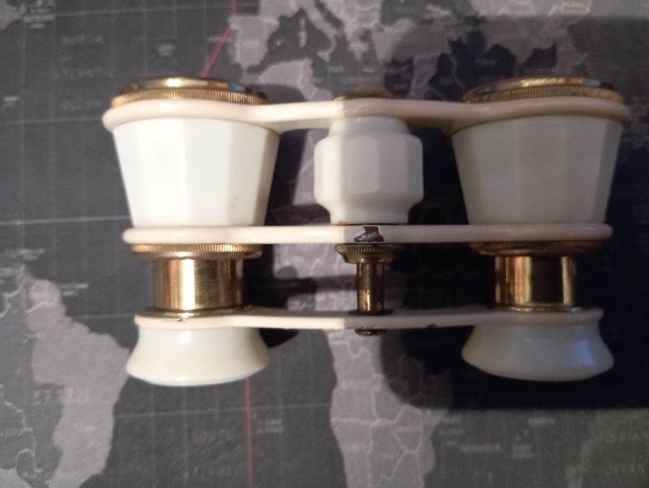 Бинокль театральный