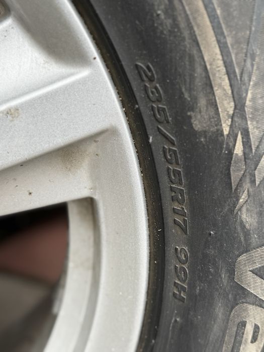 Шины с дисками Mustang 235/55 R17