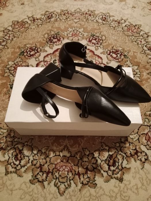 Туфли женские и сумка.