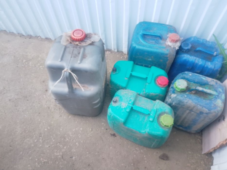 Продам канистры для топлива