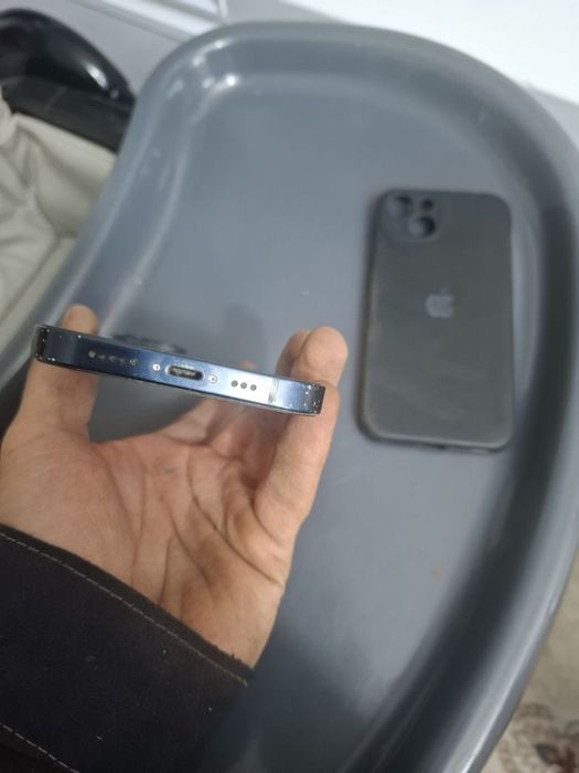 Продам айфон 13 100% акб