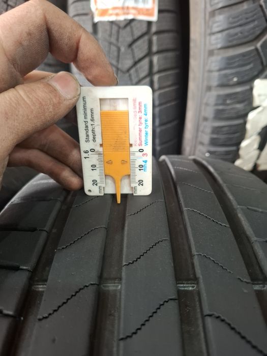 2 Летни гуми Бриджстоун 215/55/17 ДОТ23 6.5мм