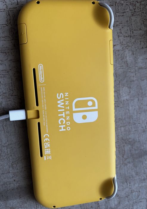 Продам nintendo switch lite